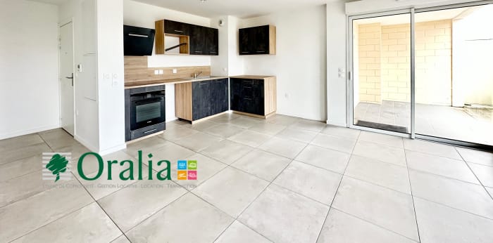 Image 2 sur 21 - Appartement  ·  Location · Bordeaux (33800) · 4 pièces · 88m²