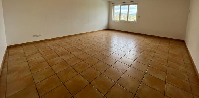 Image 3 sur 8 - Maison  ·  Location · St Germain Sur L Arbresle (69210) · 4 pièces · 104m²