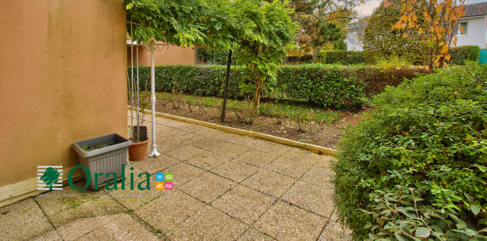 Image 7 sur 16 - Appartement  ·  Location · St Apollinaire (21850) · 6 pièces · 111m²