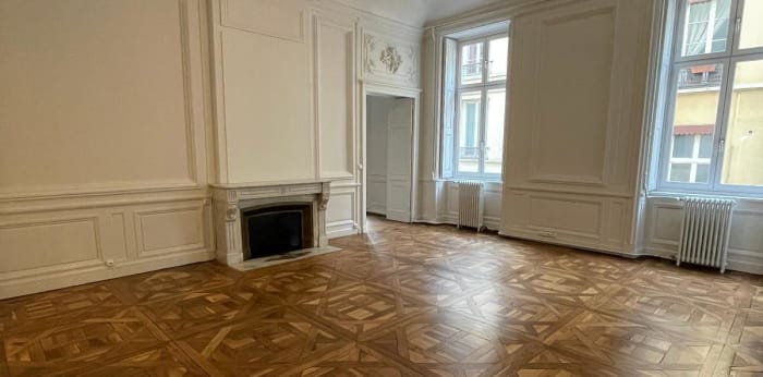 Image 3 sur 20 - Appartement  ·  Location · Lyon (69002) · 2 pièces · 105m²