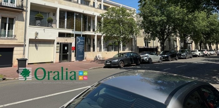 Image 1 sur 6 - Local commercial  ·  Location · Bordeaux (33000) · 170m²