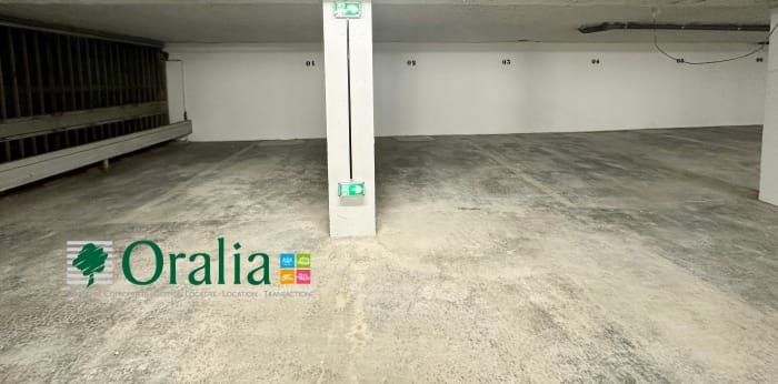 Image 2 sur 5 - Parking  ·  Location · Bordeaux (33000)