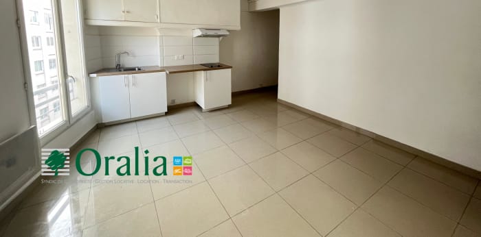 Image 1 sur 6 - Appartement  ·  Location · Marseille (13005) · 3 pièces · 44m²