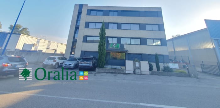 Image 1 sur 6 - Local commercial  ·  Location · St Martin D Heres (38400)