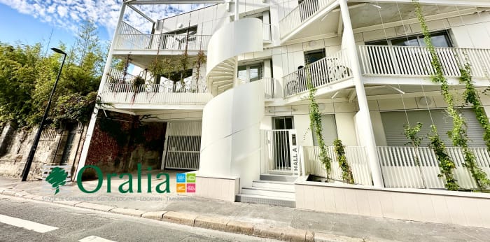 Image 1 sur 6 - Parking  ·  Location · Bordeaux (33000)