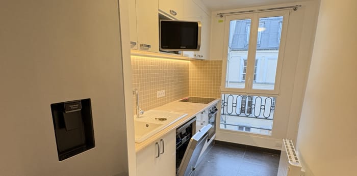 Image 2 sur 8 - Appartement  ·  Location · Paris (75004) · 3 pièces · 70m²