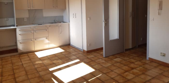 Image 2 sur 8 - Appartement  ·  Location · Echirolles (38130) · 1 pièce · 24m²