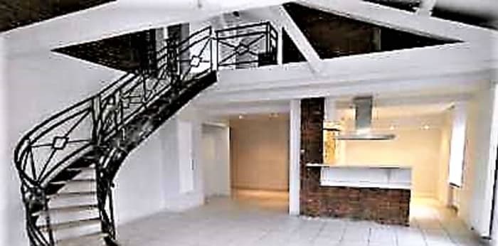 Image 1 sur 22 - Appartement  ·  Location · Saint Etienne (42000) · 5 pièces · 179m²