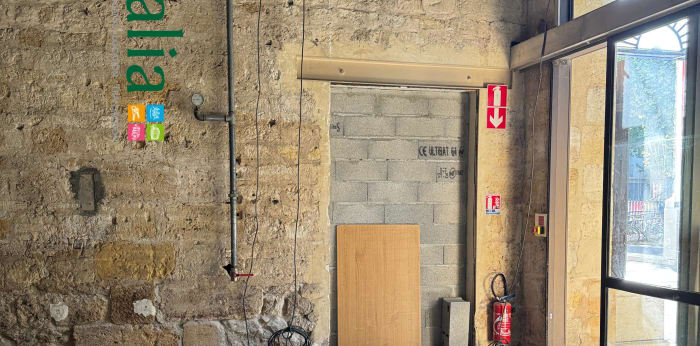 Image 2 sur 4 - Local commercial  ·  Location · Bordeaux (33000) · 713m²