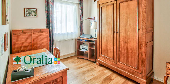 Image 11 sur 16 - Appartement  ·  Location · St Apollinaire (21850) · 6 pièces · 111m²