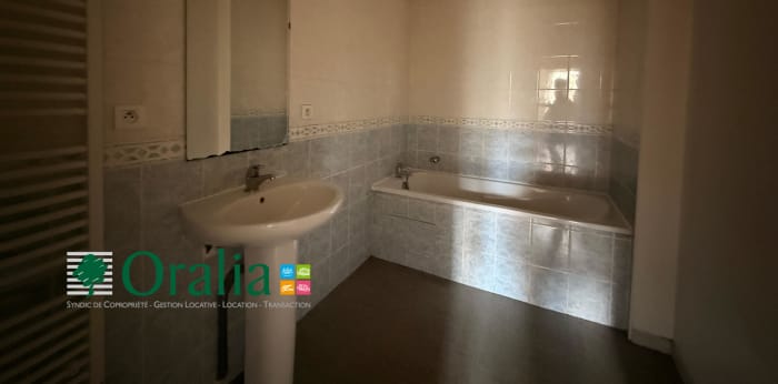 Image 7 sur 11 - Maison  ·  Location · Ste Foy L Argentiere (69610) · 5 pièces · 120m²