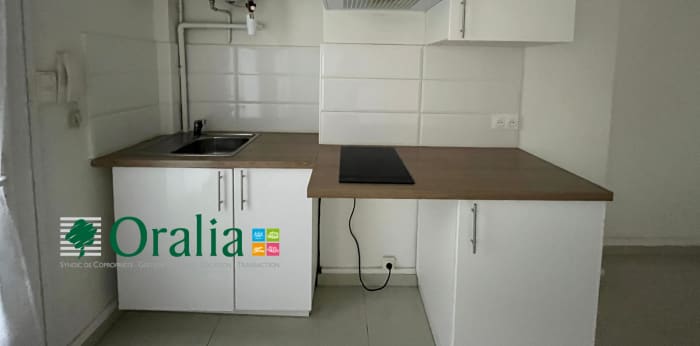 Image 2 sur 8 - Appartement  ·  Location · Marseille (13005) · 3 pièces · 41m²