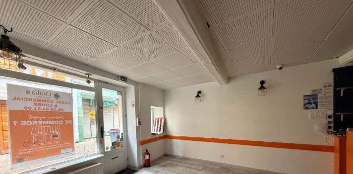 Image 2 sur 9 - Local commercial  ·  Location · Tarare (69170) · 55m²