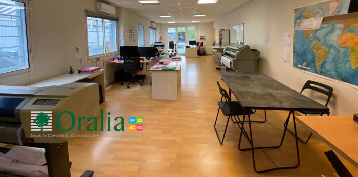 Image 2 sur 6 - Local commercial  ·  Location · Cenon (33150) · 73m²