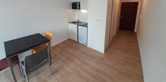 Image 4 sur 8 - Appartement  ·  Location · Dijon (21000) · 1 pièce · 23m²