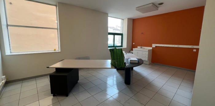 Image 3 sur 5 - Local commercial  ·  Location · Tarare (69170)