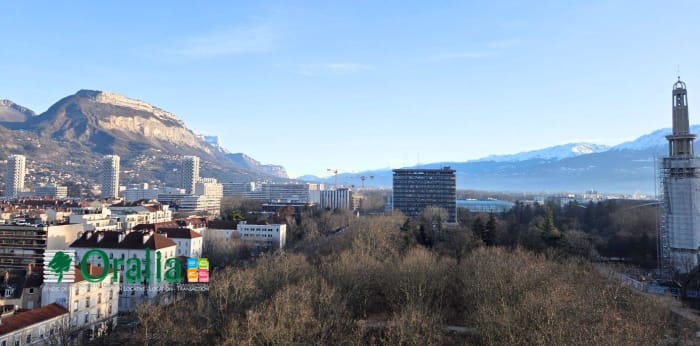 Image 1 sur 20 - Appartement  ·  Location · Grenoble (38000) · 3 pièces · 94m²