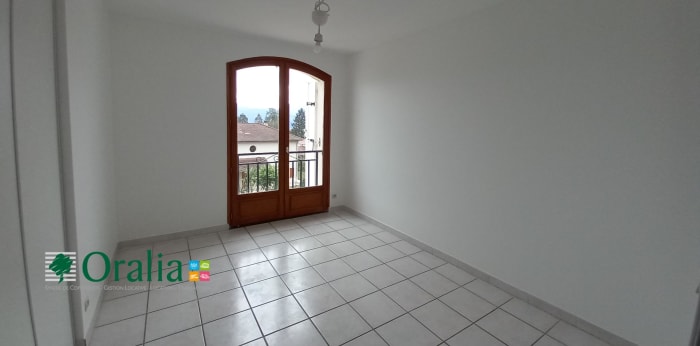 Image 8 sur 15 - Maison  ·  Location · Meylan (38240) · 7 pièces · 169m²