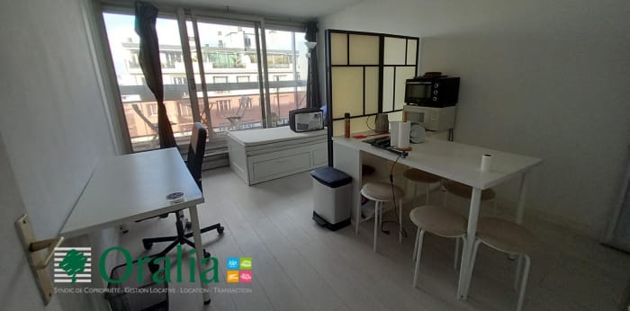 Image 1 sur 7 - Appartement  ·  Location · Paris (75014) · 1 pièce · 24m²