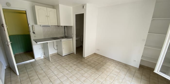 Image 1 sur 3 - Appartement  ·  Location · Paris (75014) · 1 pièce · 20m²