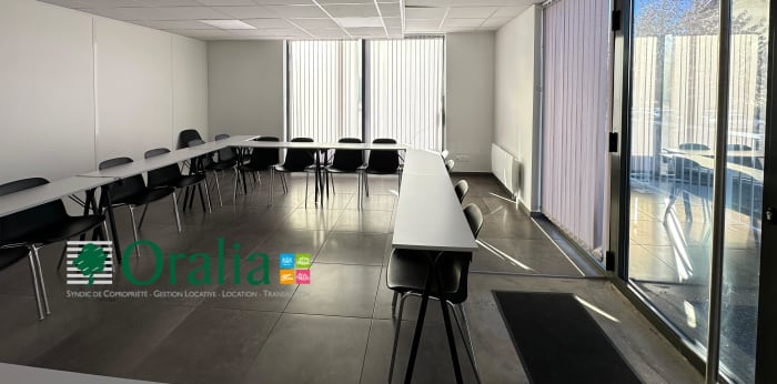 Image 6 sur 12 - Local commercial  ·  Location · Jassans Riottier (01480) · 78m²