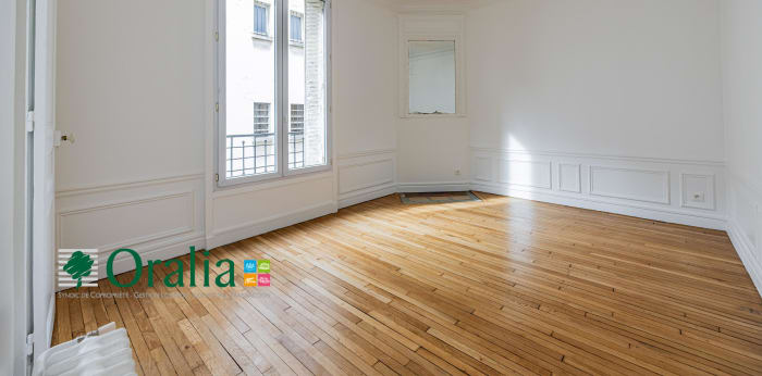 Image 14 sur 15 - Appartement  ·  Location · Paris (75007) · 4 pièces · 110m²