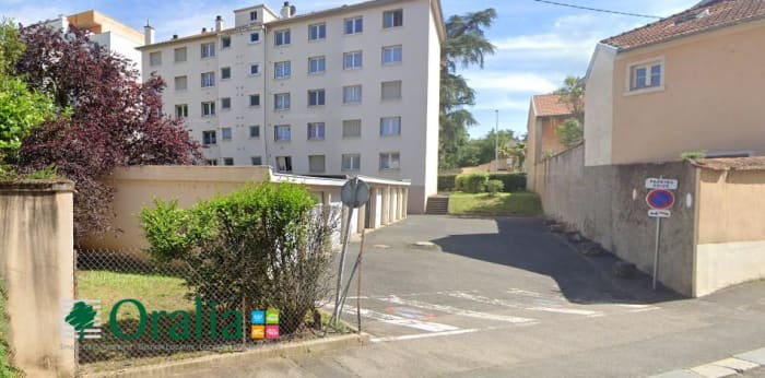 Image 1 sur 4 - Parking  ·  Location · Villefranche Sur Saone (69400) · 12m²