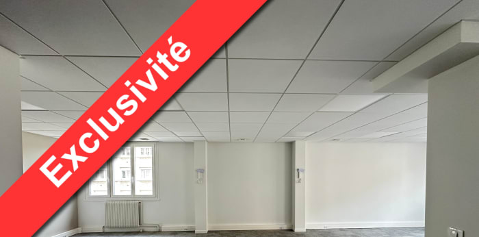 Image 1 sur 16 - Local commercial  ·  Location · Villefranche Sur Saone (69400) · 79m²