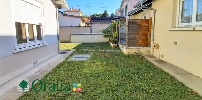 Image 2 sur 16 - Maison  ·  Location · Villeurbanne (69100) · 4 pièces · 89m²