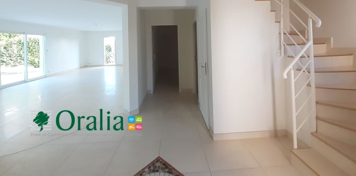 Image 6 sur 22 - Maison  ·  Location · Fontaine Les Dijon (21121) · 7 pièces · 195m²