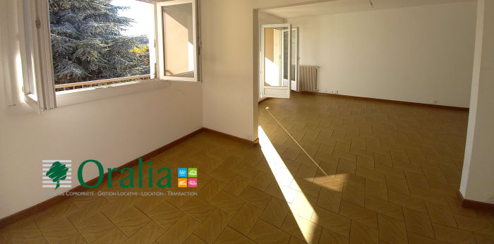 Image 3 sur 17 - Appartement  ·  Location · Meyzieu (69330) · 5 pièces · 94m²