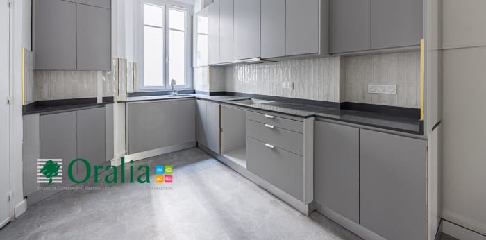 Image 6 sur 13 - Appartement  ·  Location · Paris (75007) · 4 pièces · 111m²