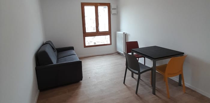 Image 2 sur 8 - Appartement  ·  Location · Dijon (21000) · 1 pièce · 23m²