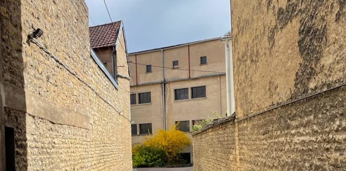 Image 2 sur 4 - Parking  ·  Location · Dijon (21000)