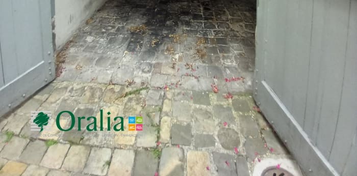 Image 1 sur 3 - Parking  ·  Location · Paris (75009)