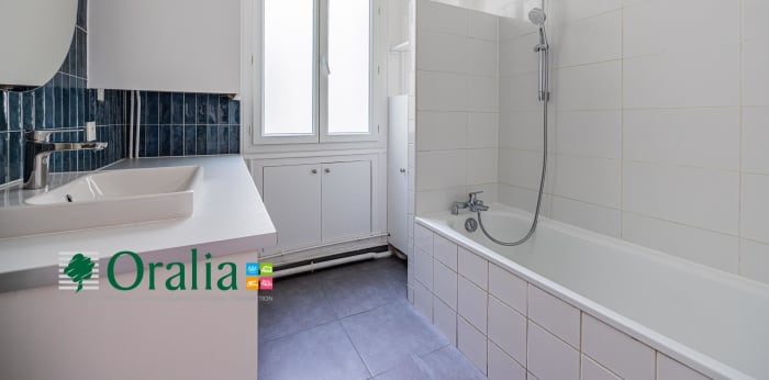 Image 11 sur 15 - Appartement  ·  Location · Paris (75007) · 4 pièces · 110m²