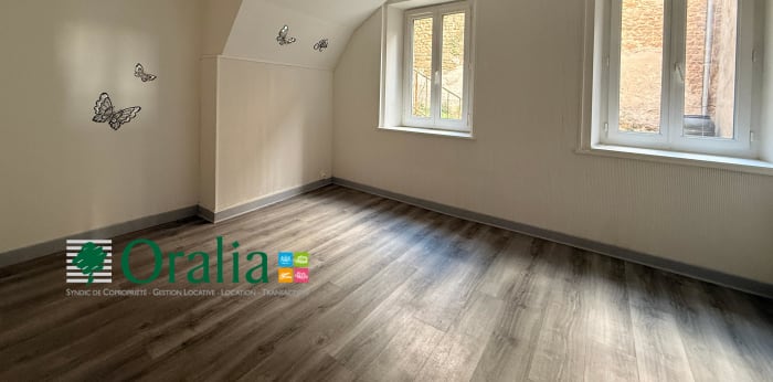 Image 4 sur 7 - Appartement  ·  Location · St Laurent De Chamousset (69930) · 3 pièces · 80m²