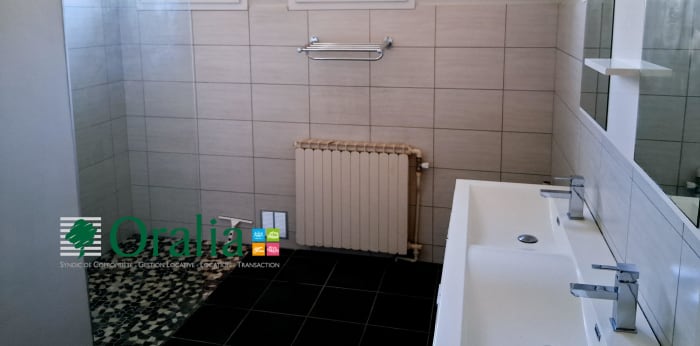 Image 10 sur 24 - Maison  ·  Location · Les Cheres (69380) · 5 pièces · 138m²