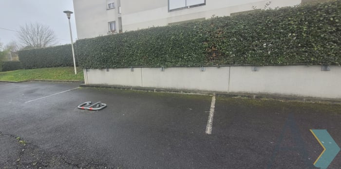 Image 1 sur 3 - Parking  ·  Location · Le Bouscat (33110)