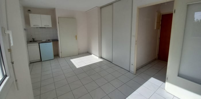 Image 2 sur 6 - Appartement  ·  Location · Dijon (21000) · 1 pièce · 21m²