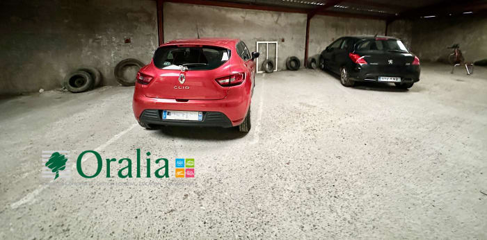 Image 8 sur 11 - Parking  ·  Location · Bordeaux (33800)