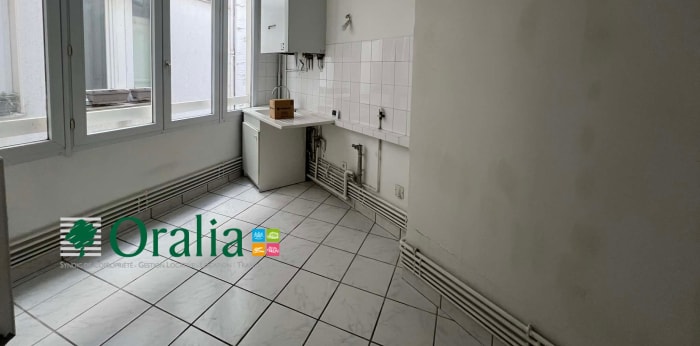 Image 12 sur 19 - Appartement  ·  Location · Paris (75010) · 5 pièces · 141m²