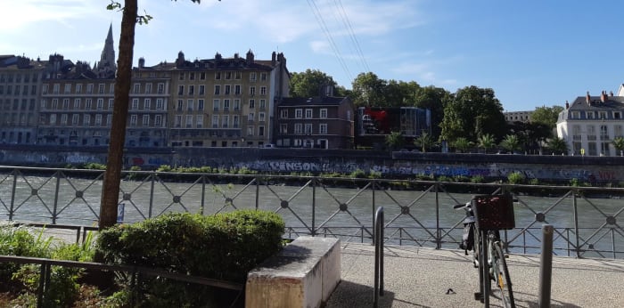 Image 9 sur 10 - Appartement  ·  Location · Grenoble (38000) · 1 pièce · 23m²