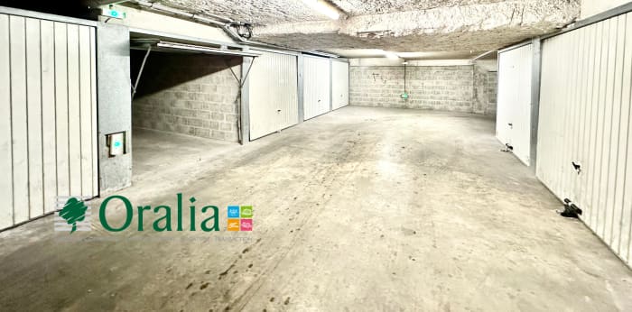 Image 9 sur 11 - Parking  ·  Location · Bordeaux (33800)