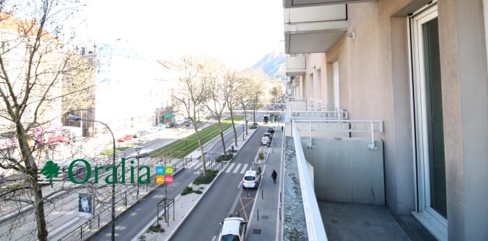 Image 16 sur 19 - Appartement  ·  Location · Grenoble (38000) · 3 pièces · 68m²