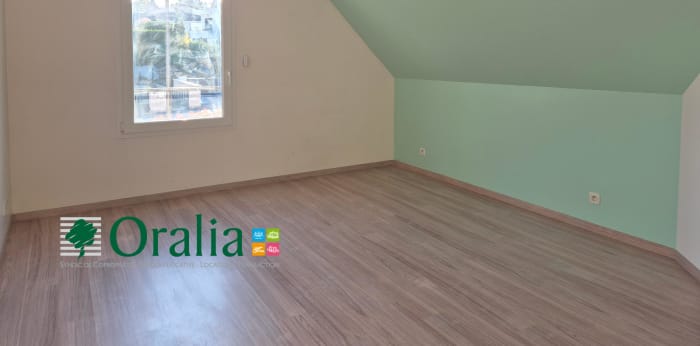 Image 10 sur 22 - Maison  ·  Location · Fontaine Les Dijon (21121) · 7 pièces · 195m²