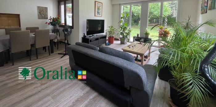 Image 1 sur 18 - Maison  ·  Location · Bruges (33520) · 5 pièces · 133m²