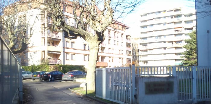 Image 2 sur 4 - Parking  ·  Location · Grenoble (38000)