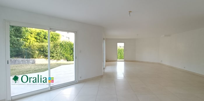 Image 4 sur 22 - Maison  ·  Location · Fontaine Les Dijon (21121) · 7 pièces · 195m²