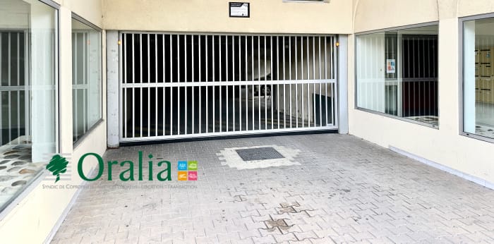 Image 4 sur 13 - Parking  ·  Location · Bordeaux (33000)